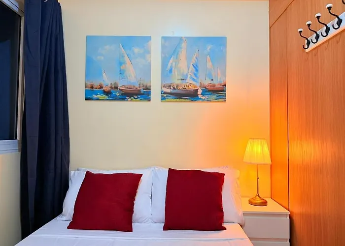 Homey With Fast Wifi Near Moa By One Guest Place