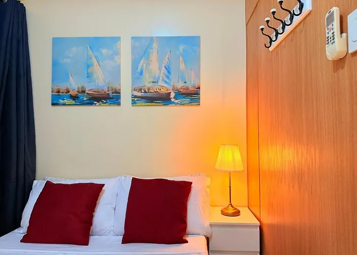 Homey With Fast Wifi Near Moa By One Guest Place