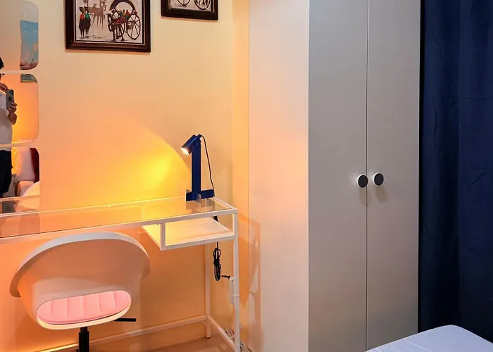 Homey With Fast Wifi Near Moa By One Guest Place
