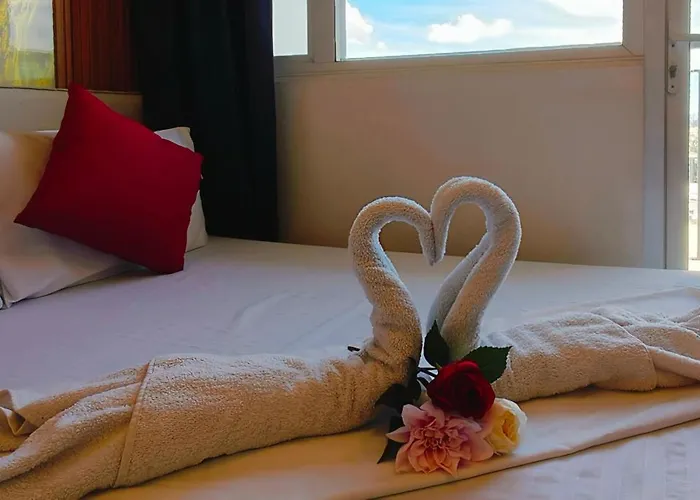 Homey With Fast Wifi Near Moa By One Guest Place Apartamento Manila